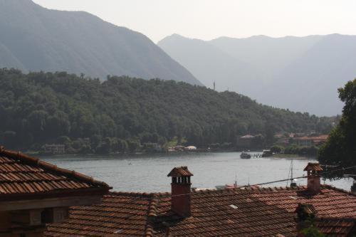 Azzano Holidays B&B Mezzegra Bagian luar foto