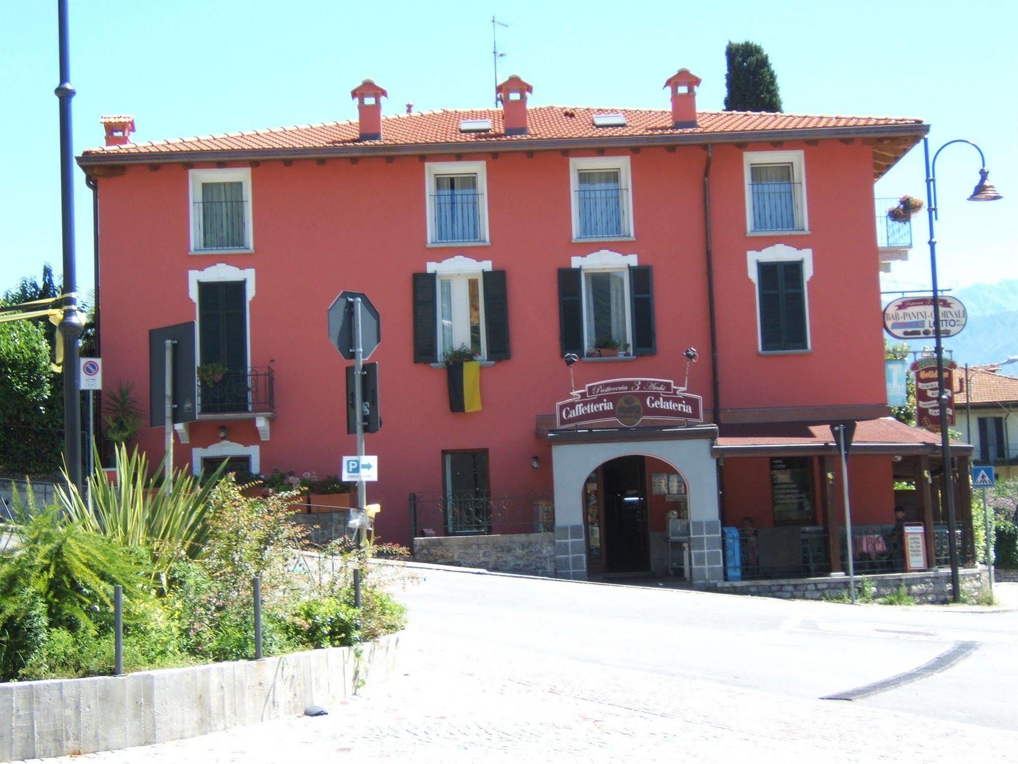 Azzano Holidays B&B Mezzegra Bagian luar foto